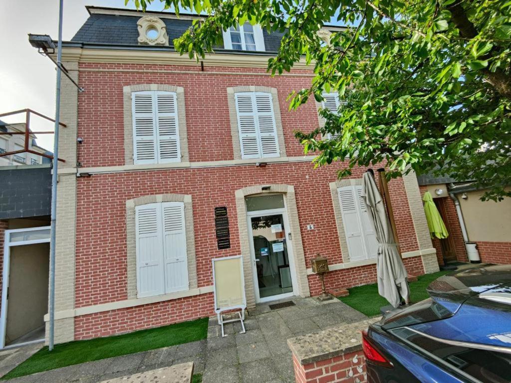 Appartement En Residence Gisors Luaran gambar